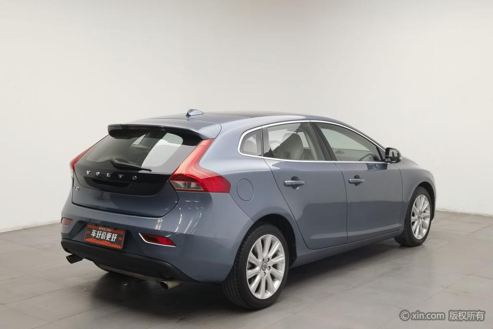 Volvo Volvo V40