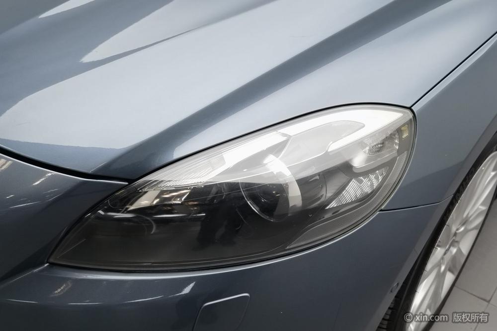 Volvo Volvo V40