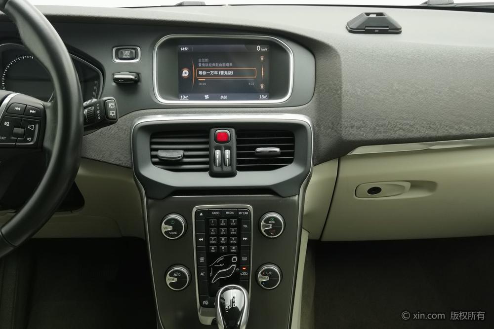 Volvo Volvo V40