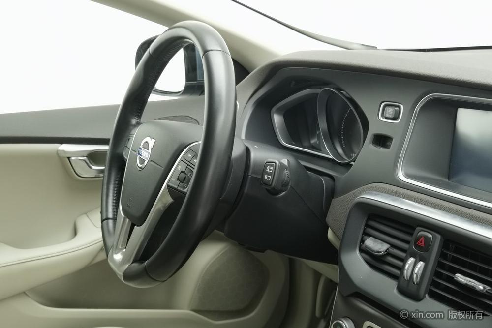 Volvo Volvo V40