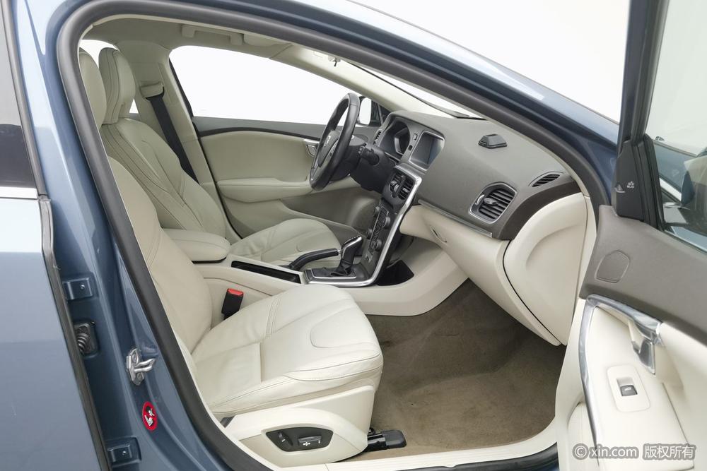 Volvo Volvo V40