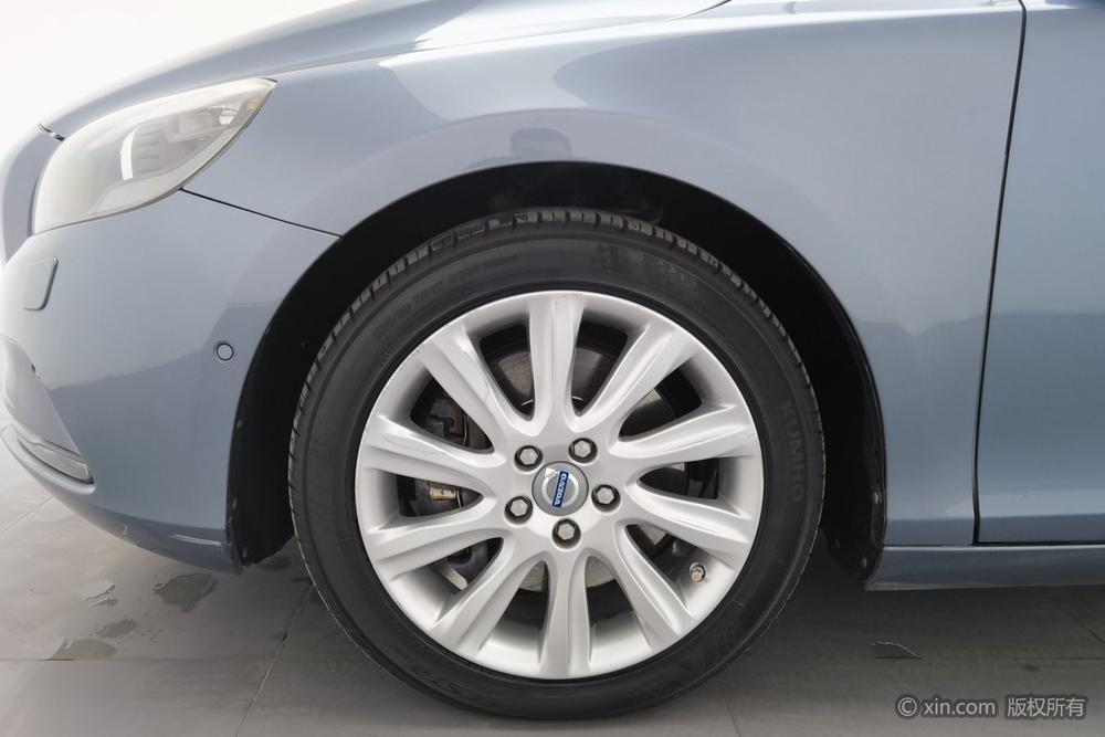 Volvo Volvo V40