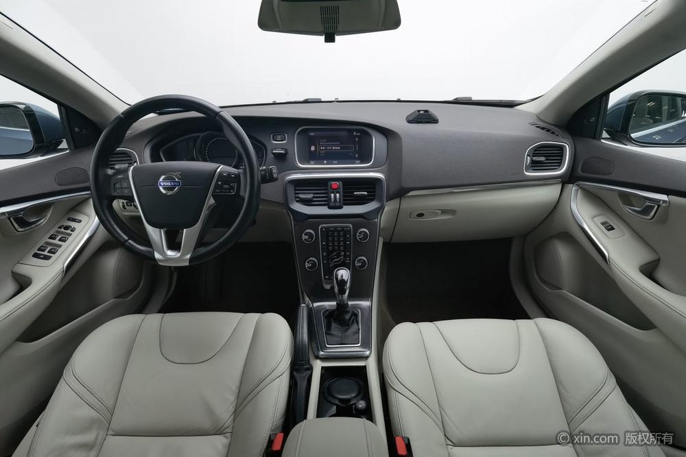 Volvo Volvo V40