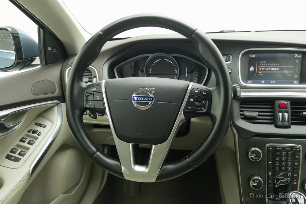 Volvo Volvo V40