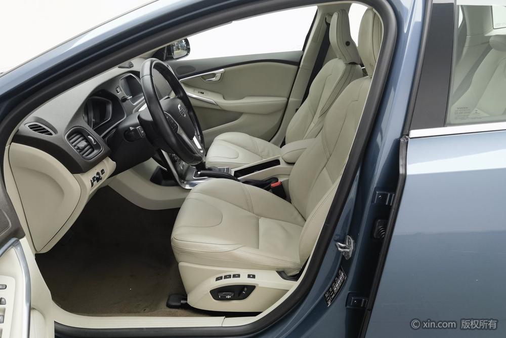 Volvo Volvo V40