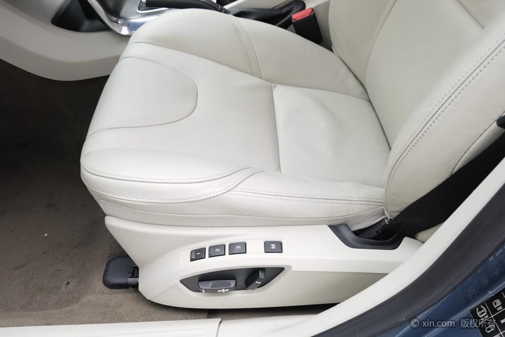 Volvo Volvo V40