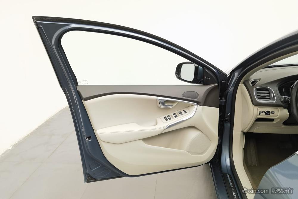 Volvo Volvo V40