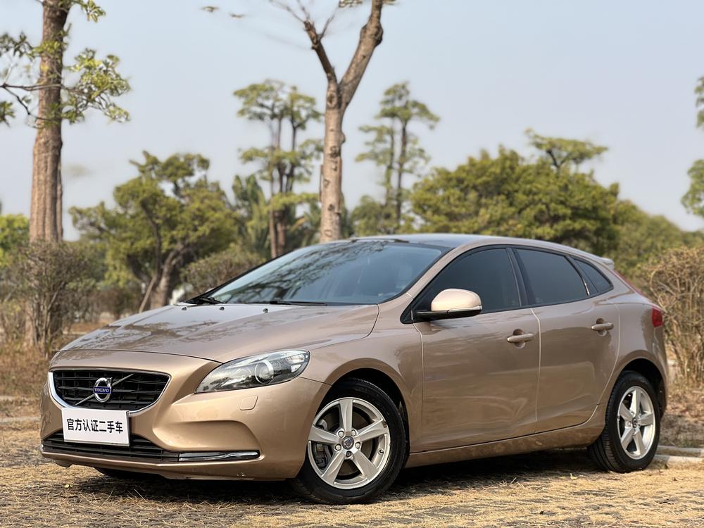 Volvo Volvo V40
