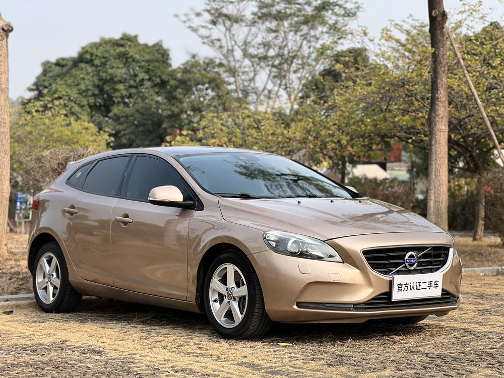Volvo Volvo V40