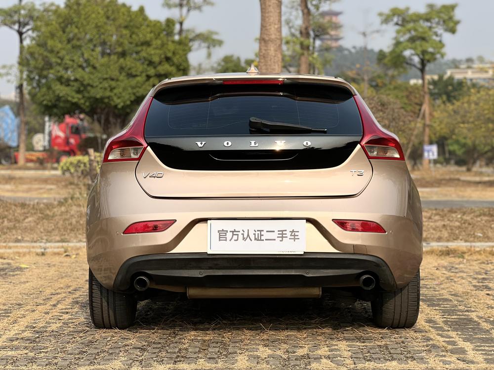 Volvo Volvo V40