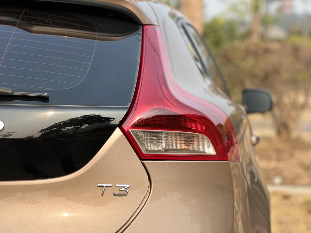Volvo Volvo V40