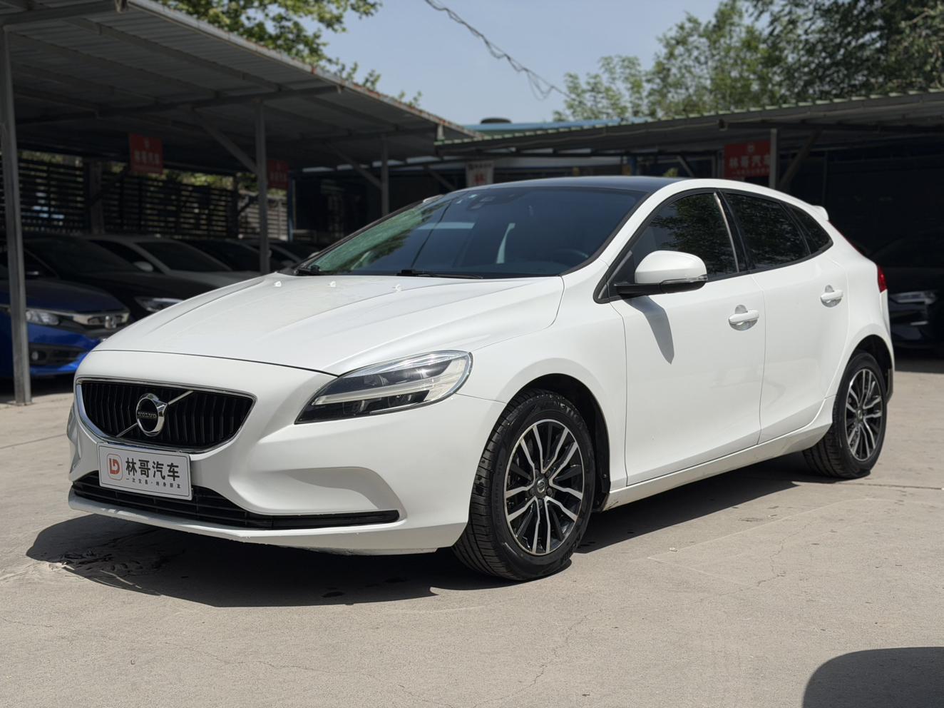 Volvo Volvo V40