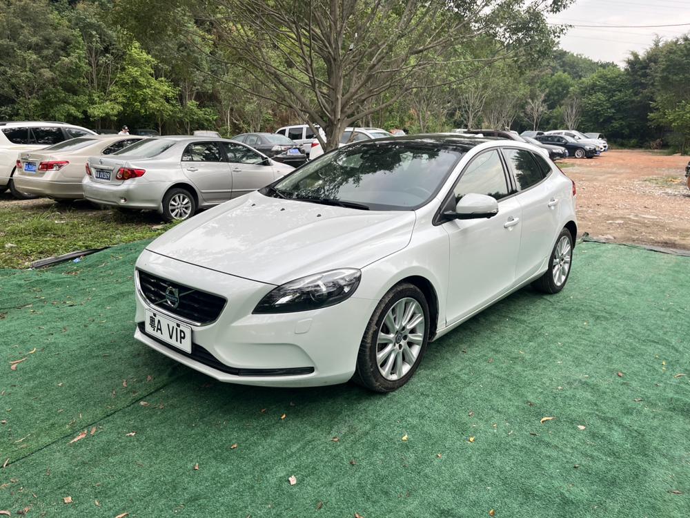 Volvo Volvo V40