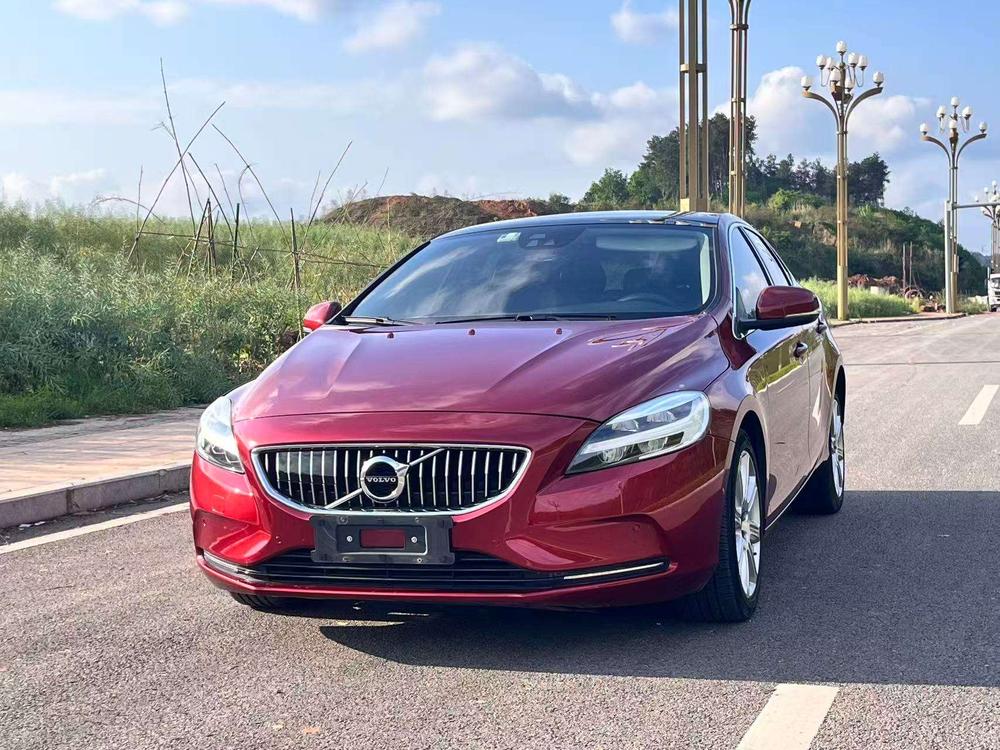 Volvo Volvo V40