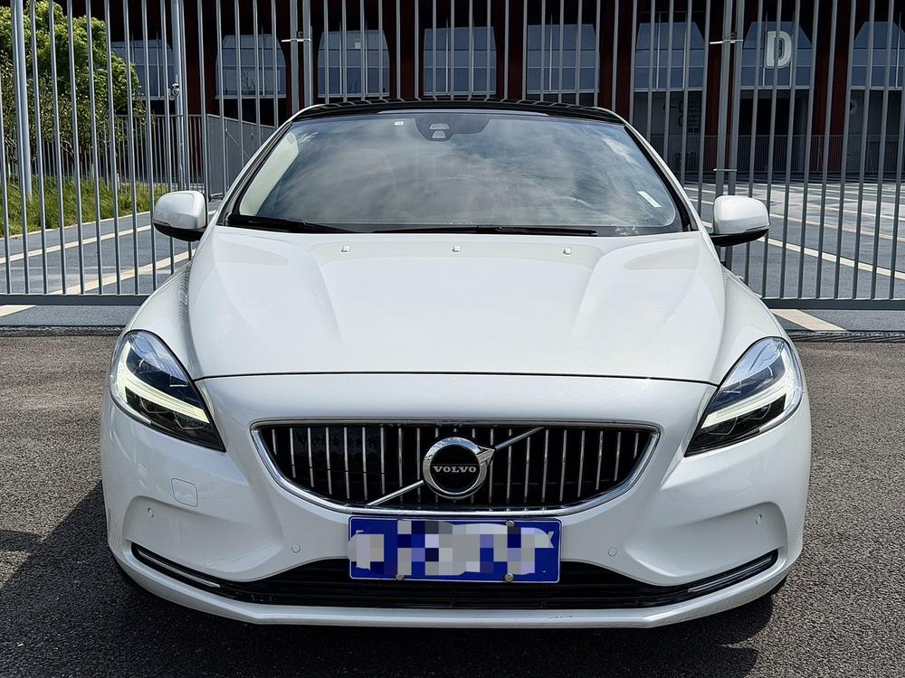 Volvo Volvo V40