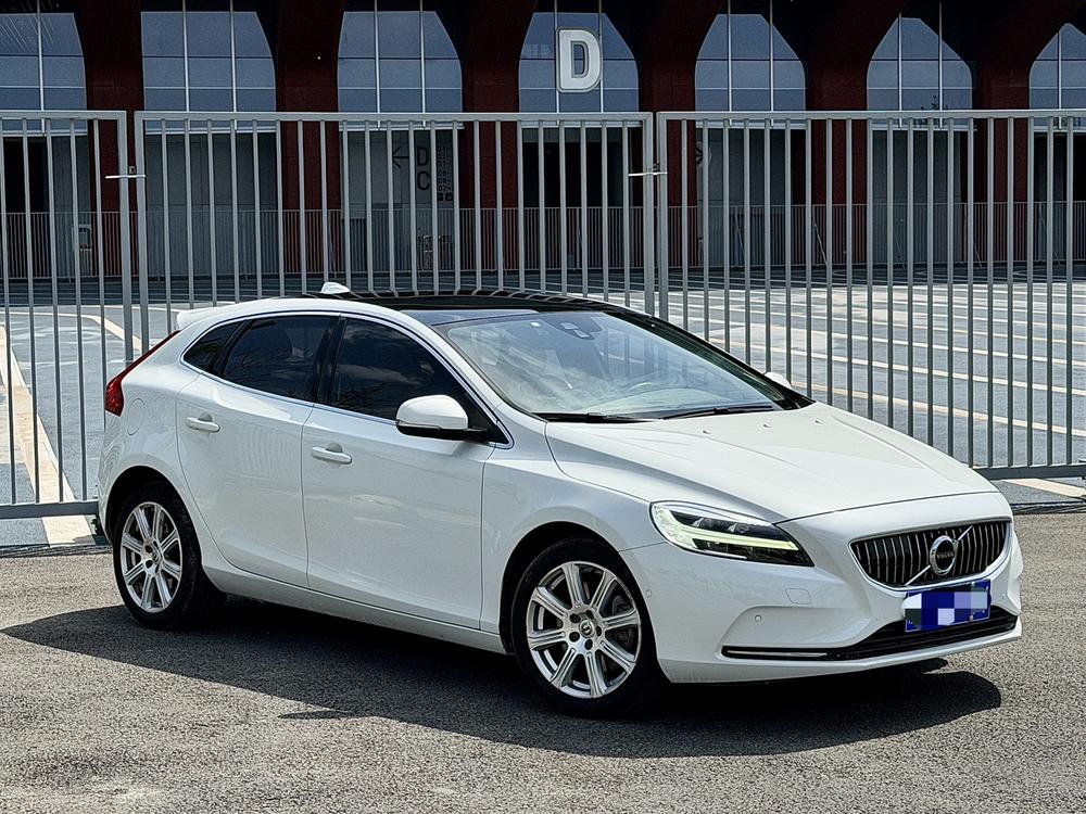 Volvo Volvo V40