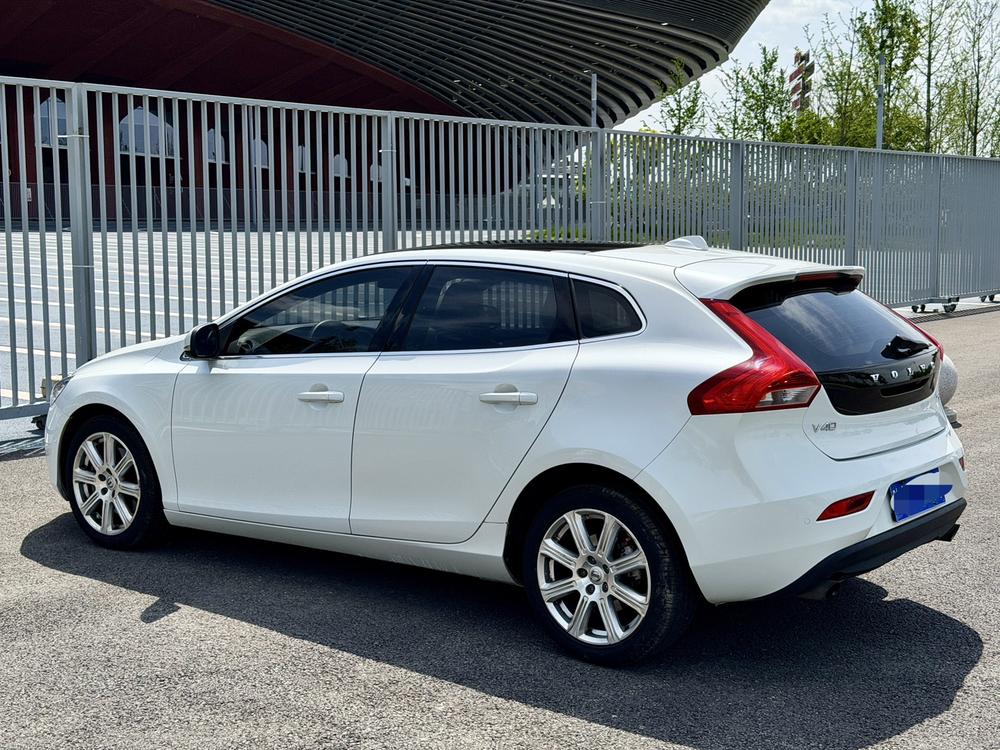 Volvo Volvo V40