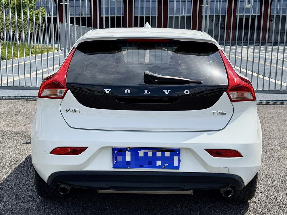 Volvo Volvo V40