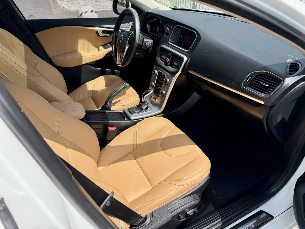 Volvo Volvo V40