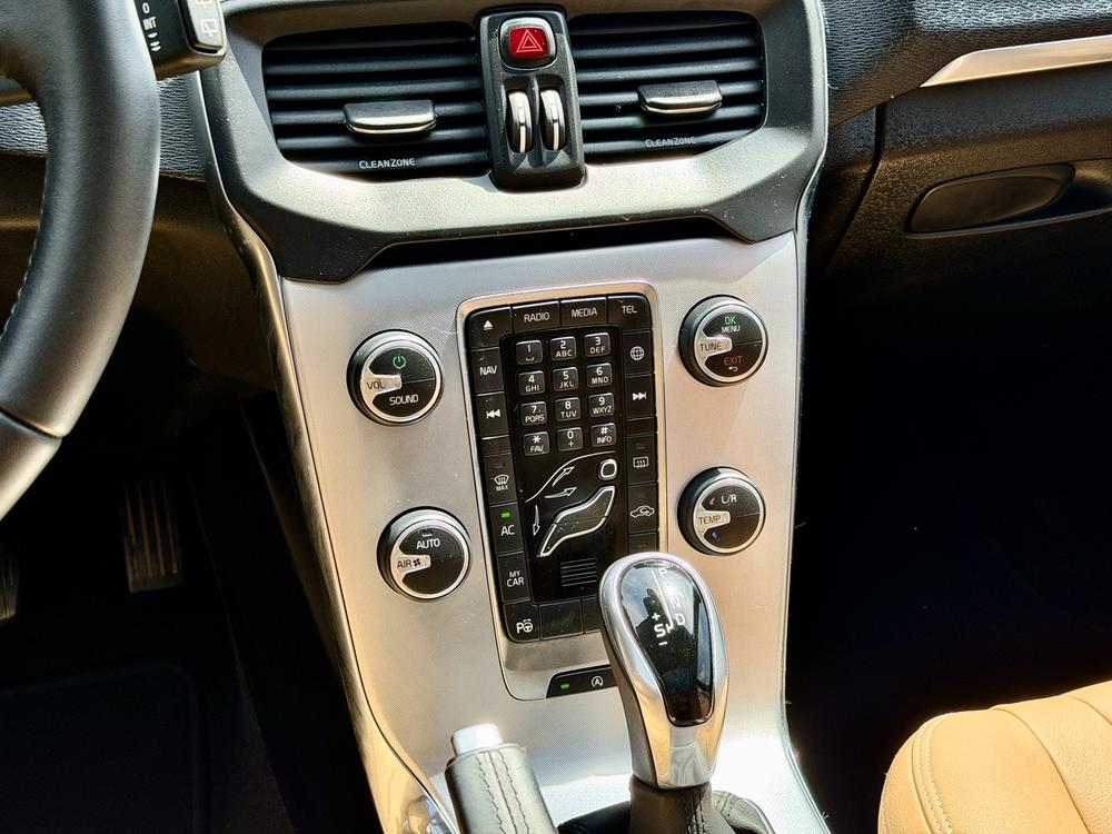 Volvo Volvo V40