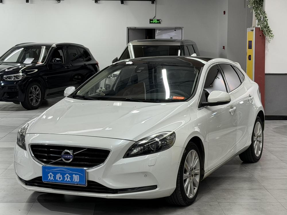 Volvo Volvo V40