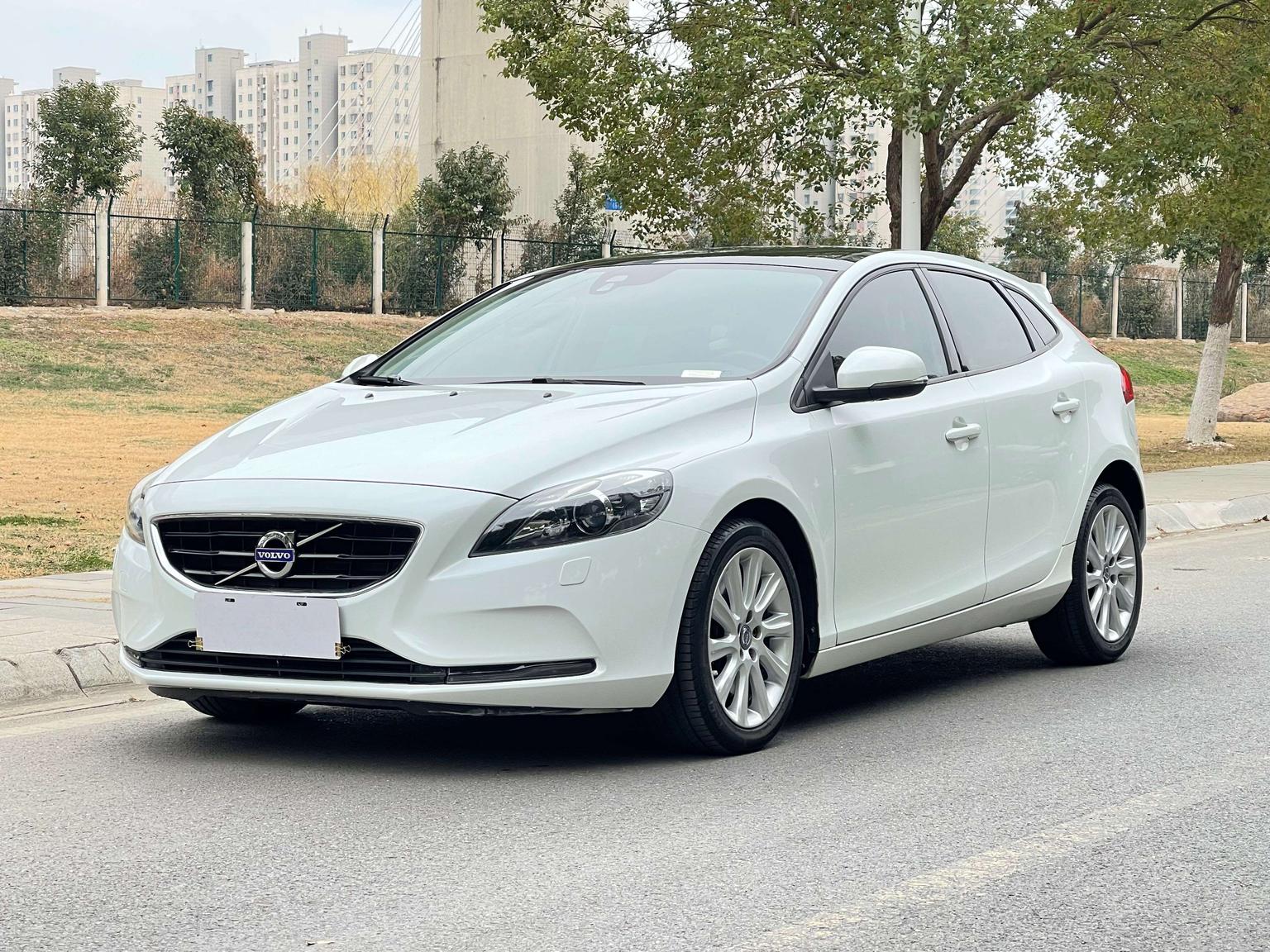 Volvo Volvo V40