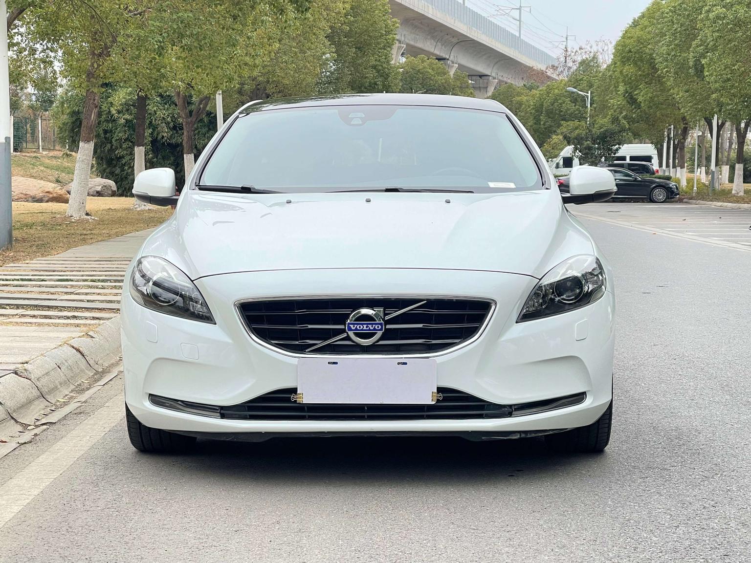 Volvo Volvo V40