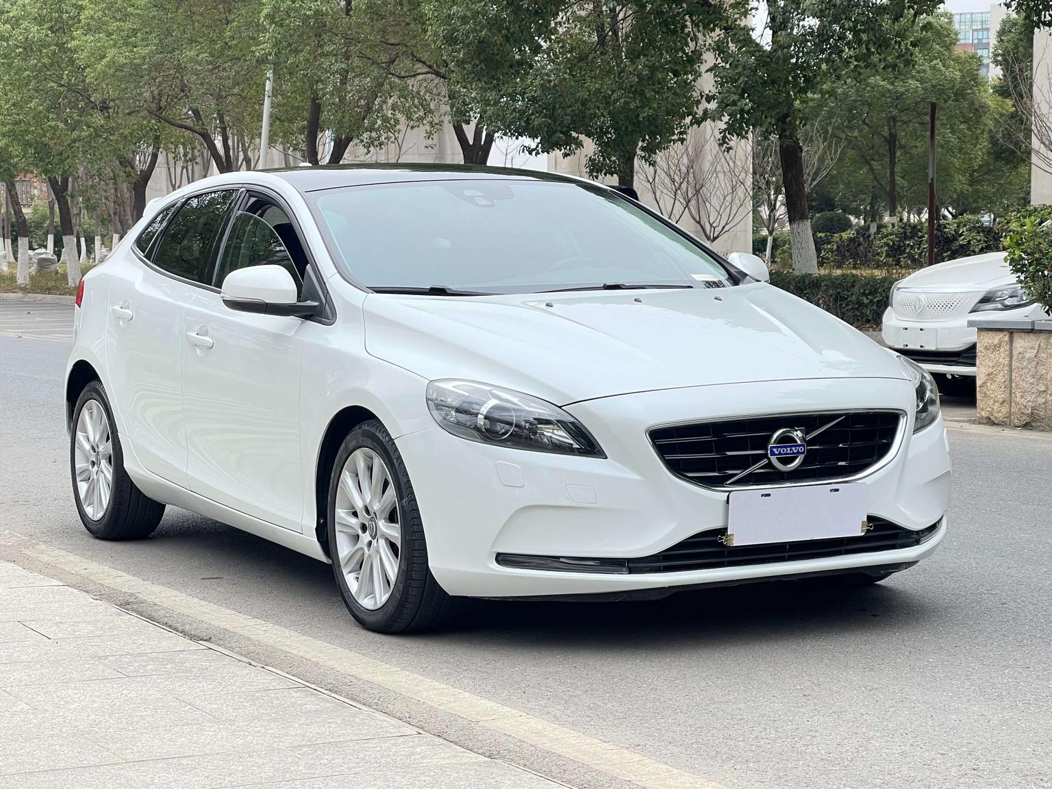 Volvo Volvo V40