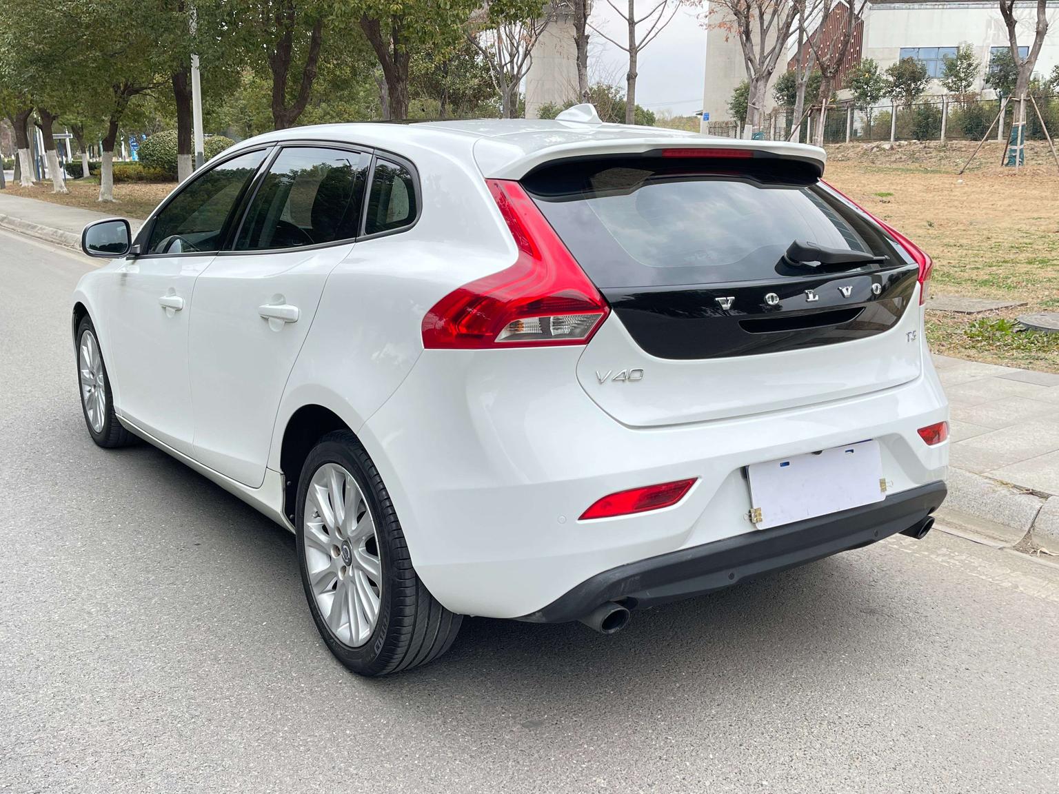 Volvo Volvo V40
