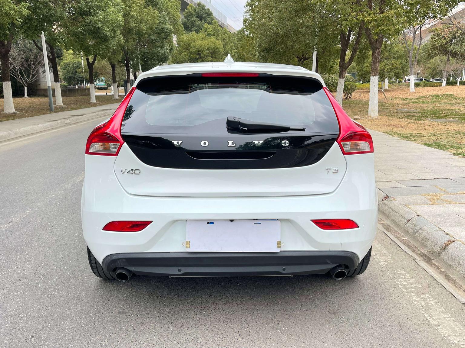 Volvo Volvo V40