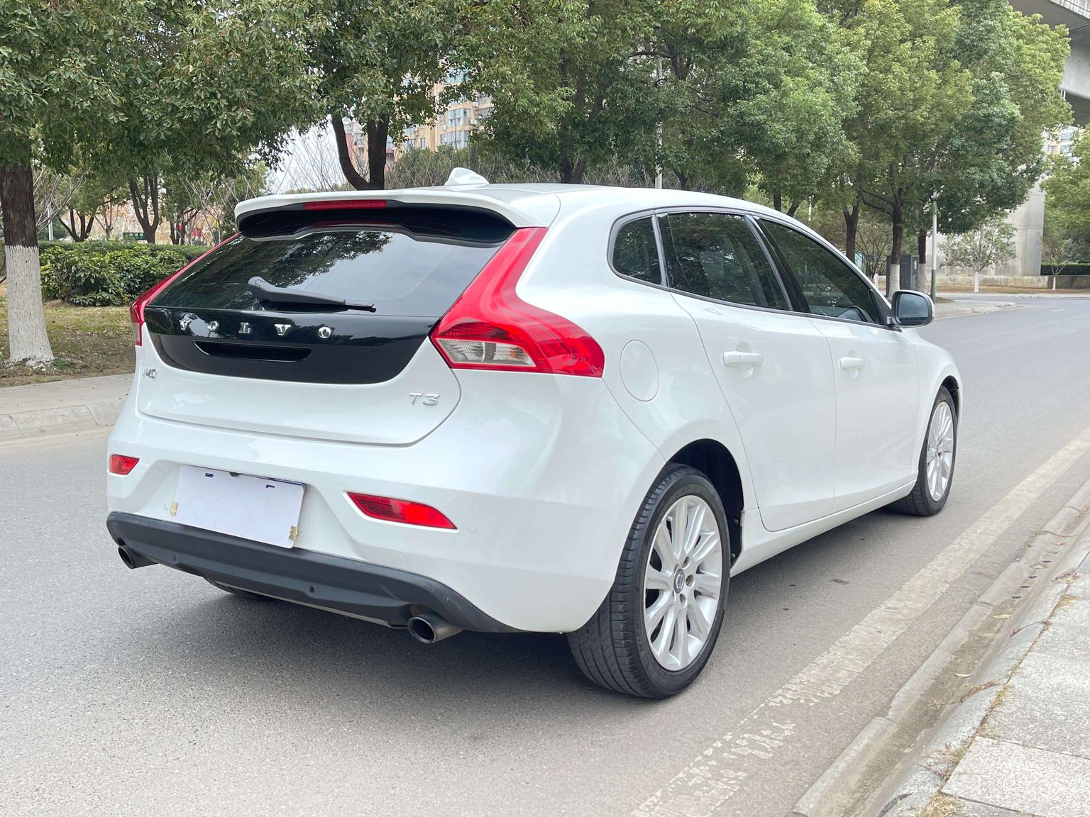 Volvo Volvo V40