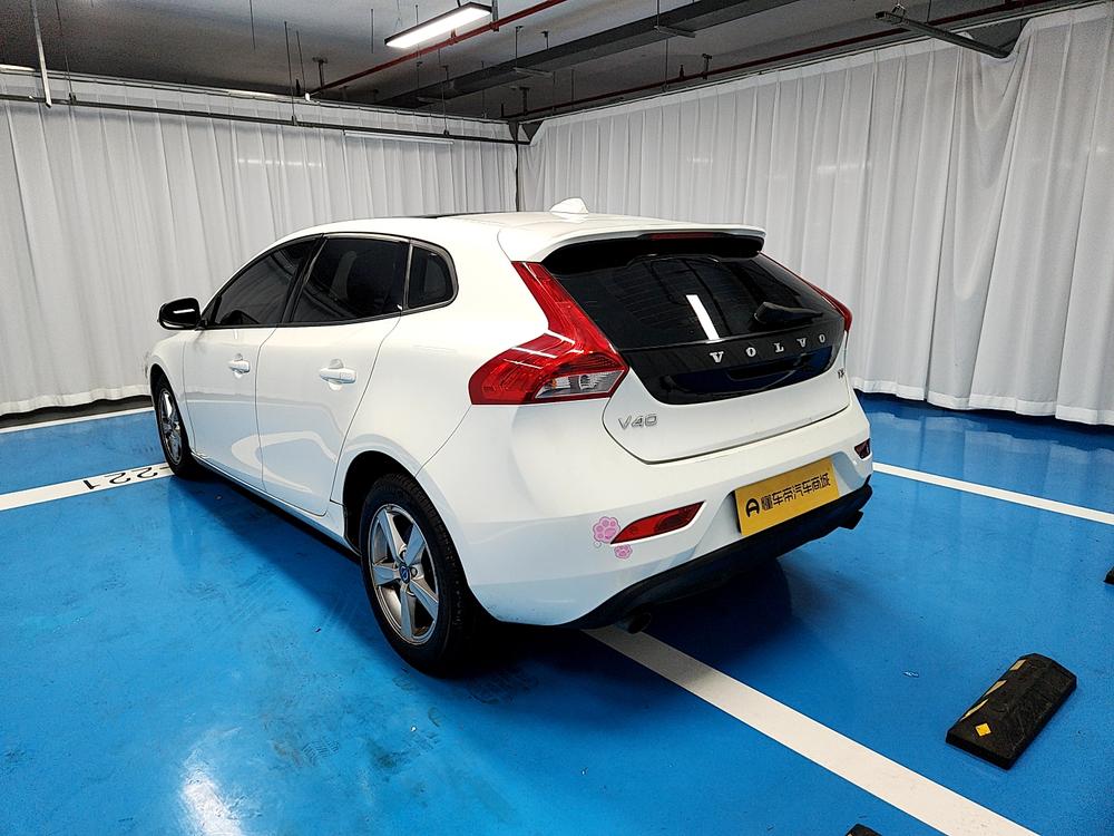 Volvo Volvo V40