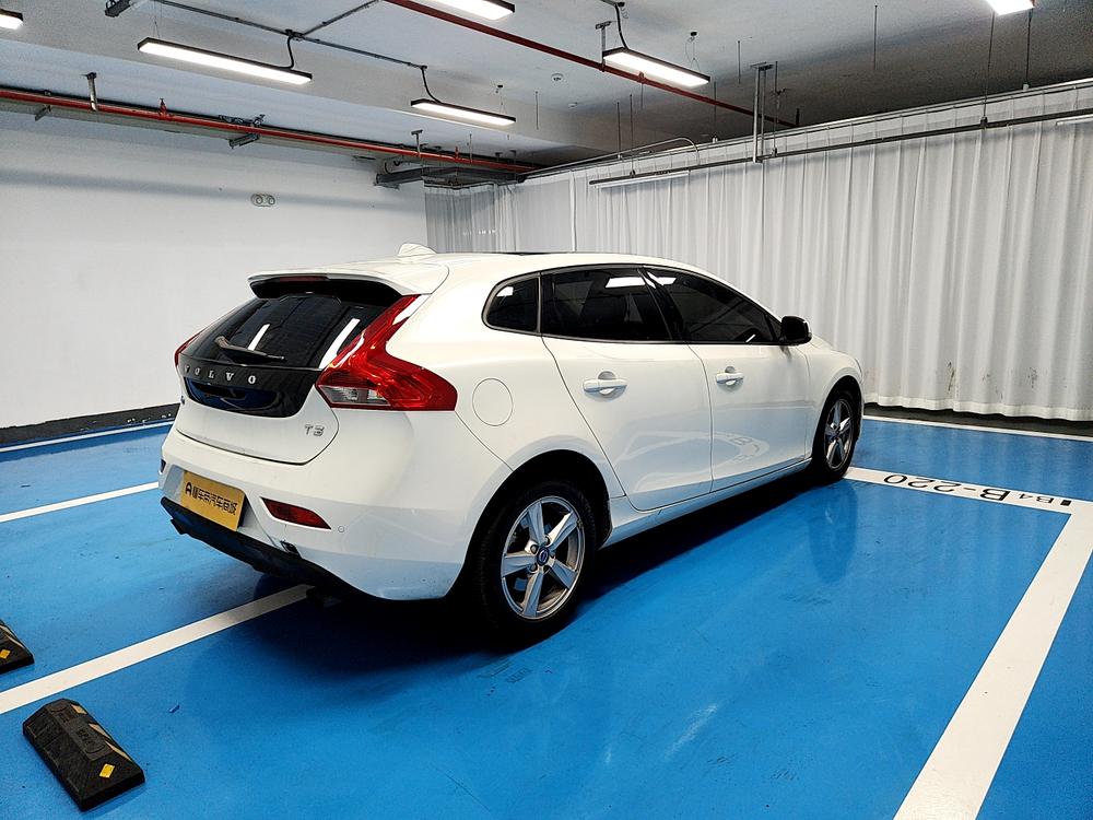 Volvo Volvo V40