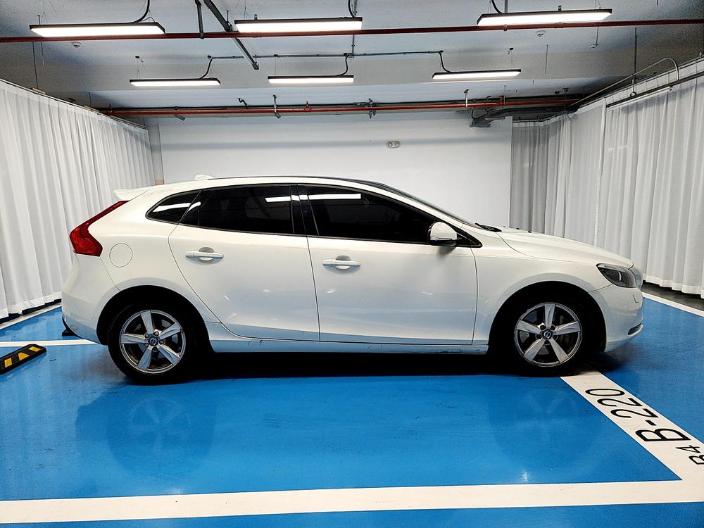 Volvo Volvo V40