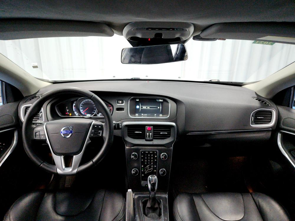 Volvo Volvo V40