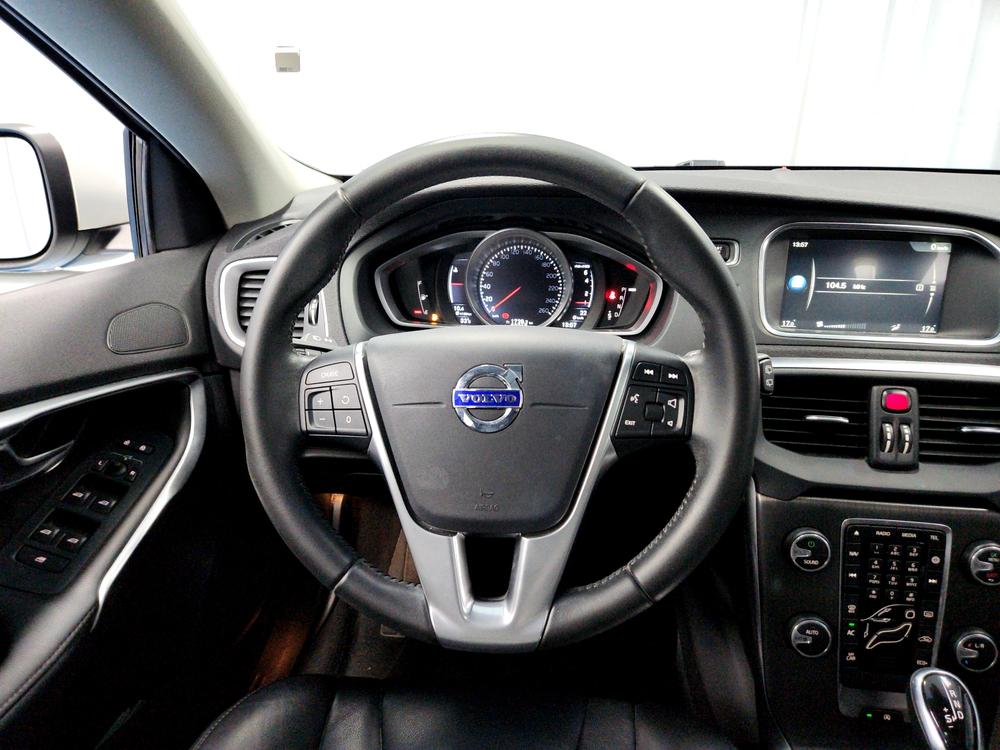 Volvo Volvo V40