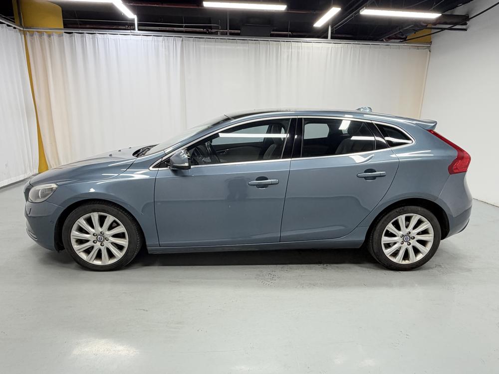 Volvo Volvo V40
