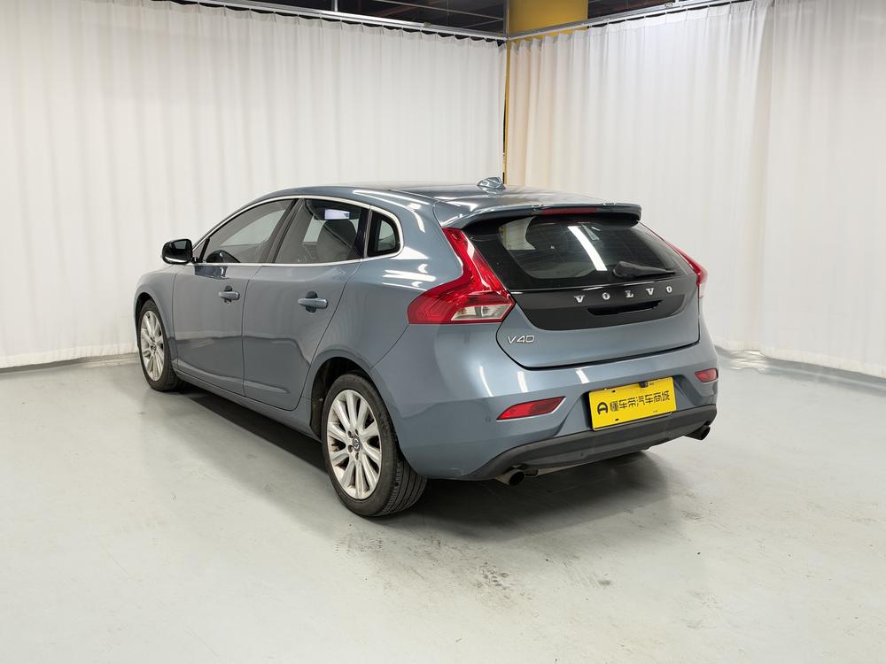 Volvo Volvo V40