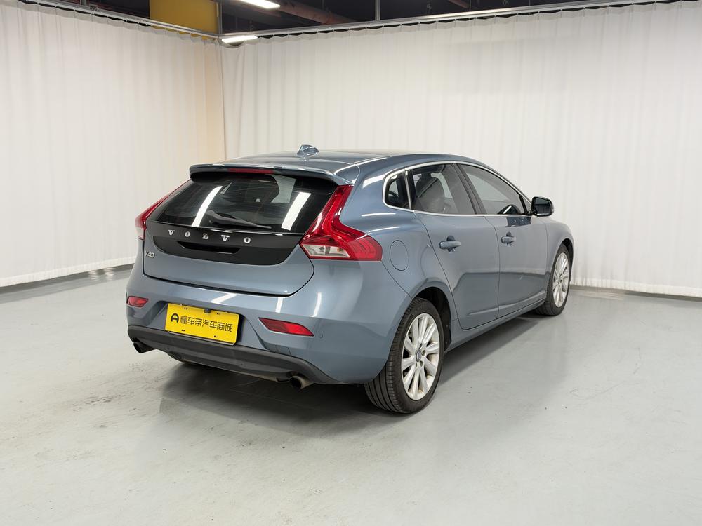 Volvo Volvo V40