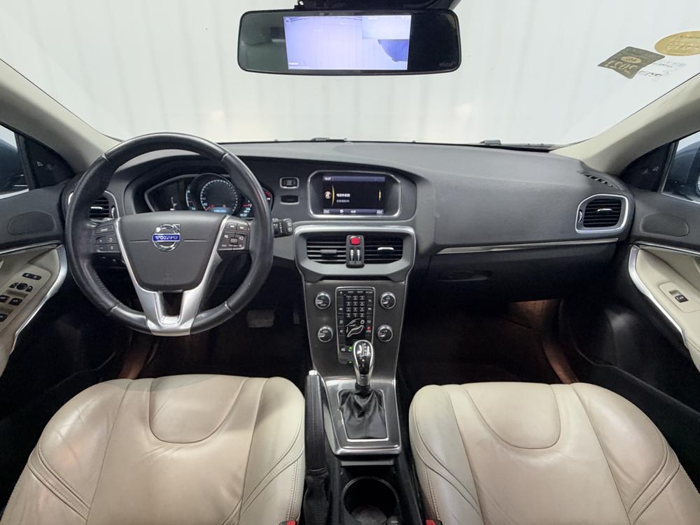 Volvo Volvo V40