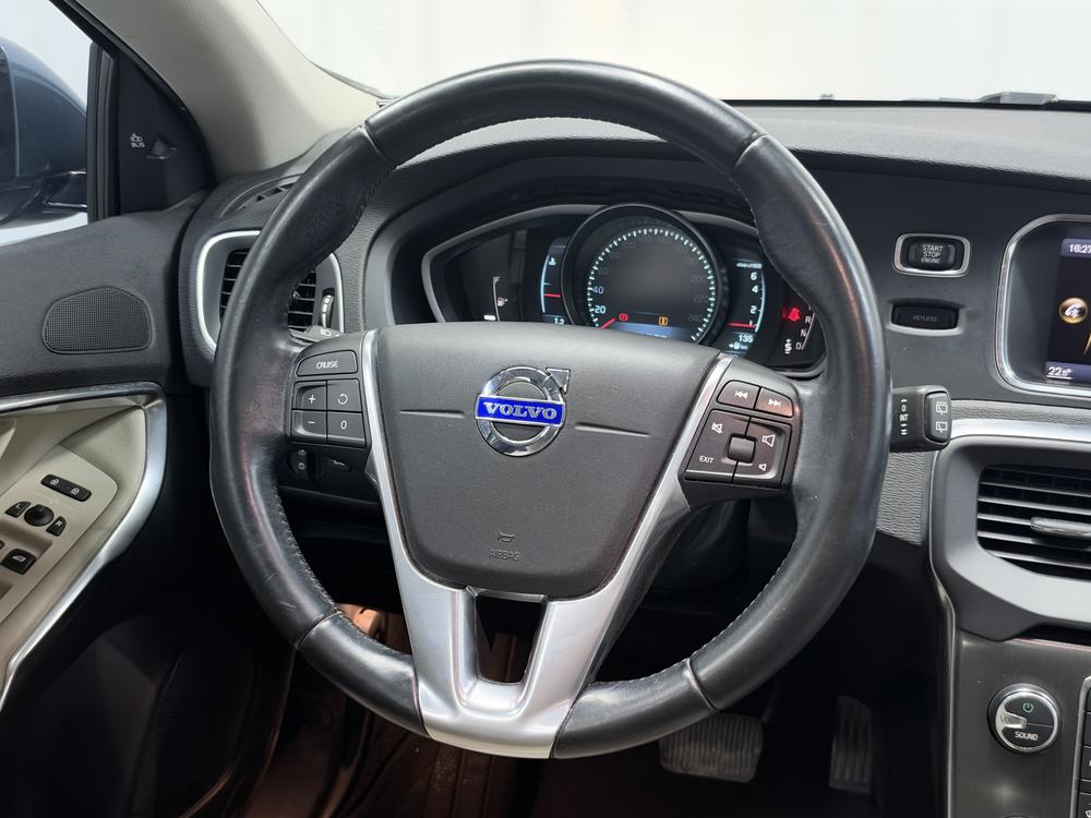 Volvo Volvo V40