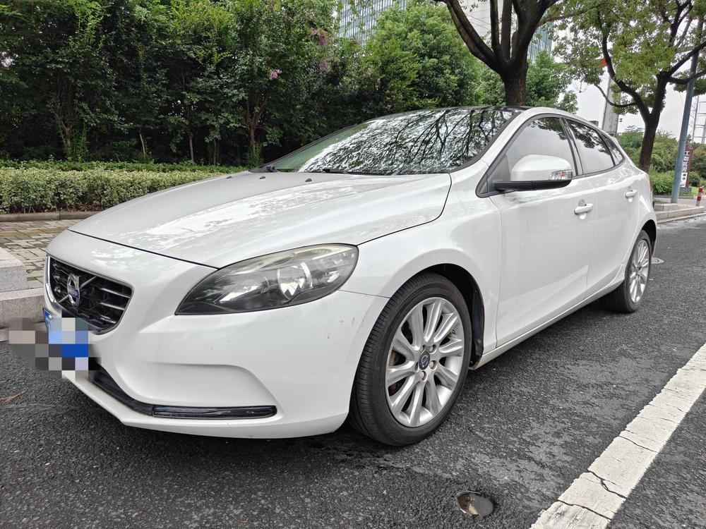 Volvo Volvo V40