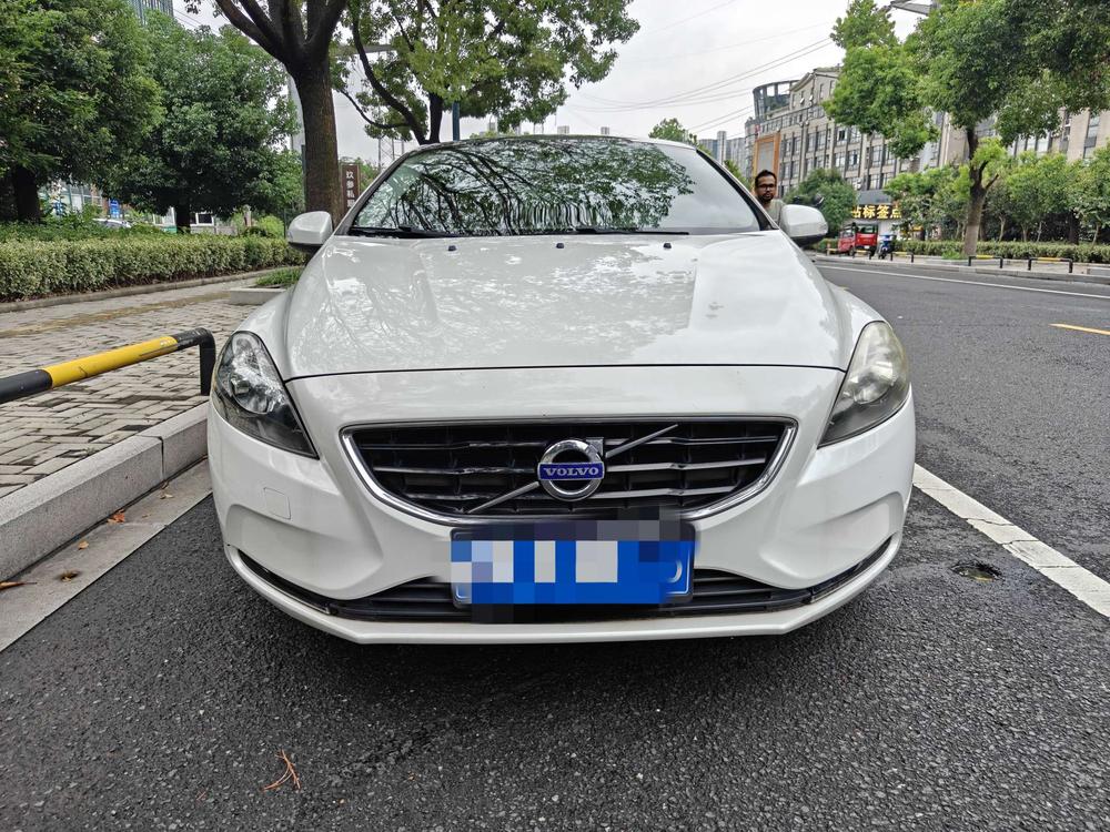 Volvo Volvo V40