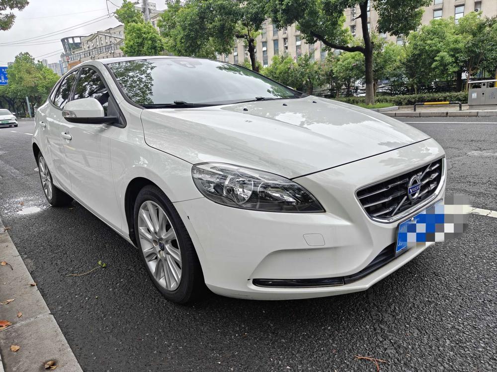 Volvo Volvo V40