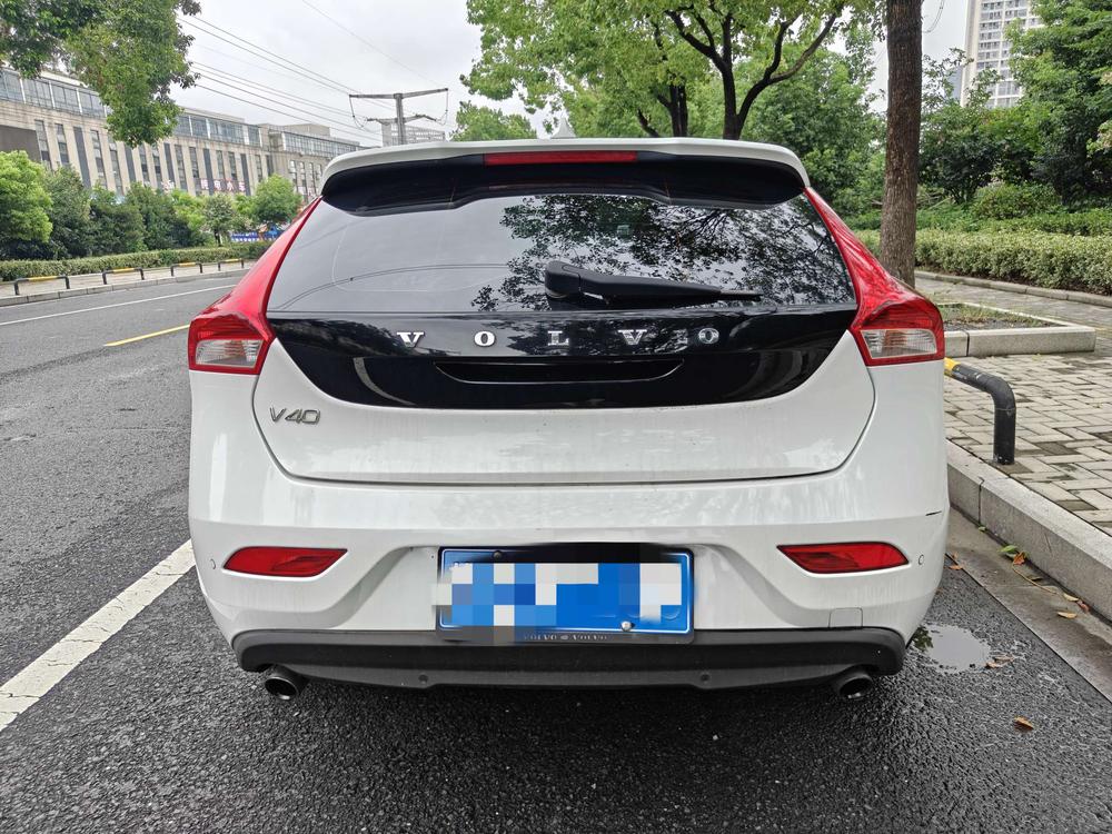 Volvo Volvo V40
