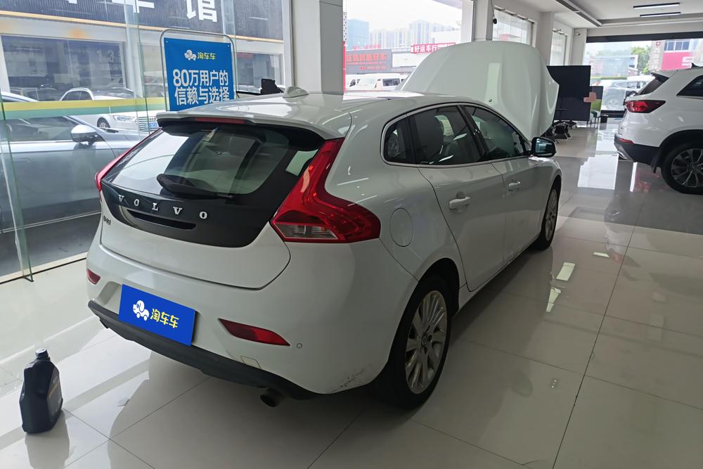 Volvo Volvo V40