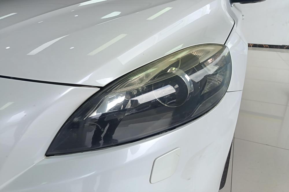 Volvo Volvo V40
