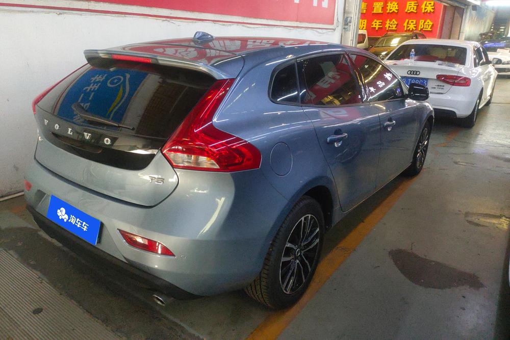 Volvo Volvo V40
