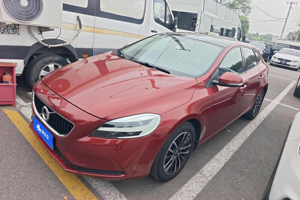 Volvo Volvo V40