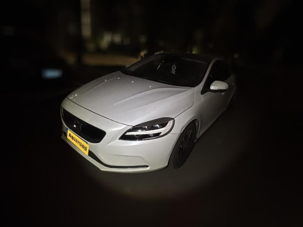 Volvo Volvo V40